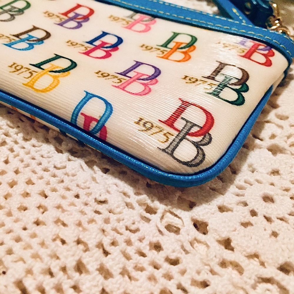 🌈SOLD🌈 Dooney Bourke 1975 Multicolor Wristlet🌈 - Picture 7 of 9